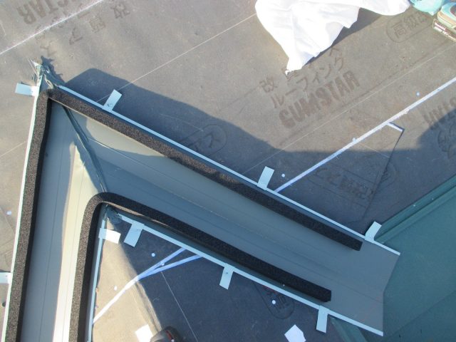 明石市の谷板金設置準備